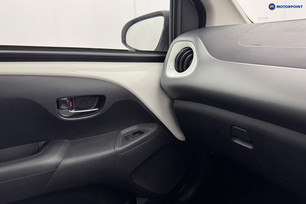 Used Toyota AYGO 2019 for sale - 76797443: Photo 24