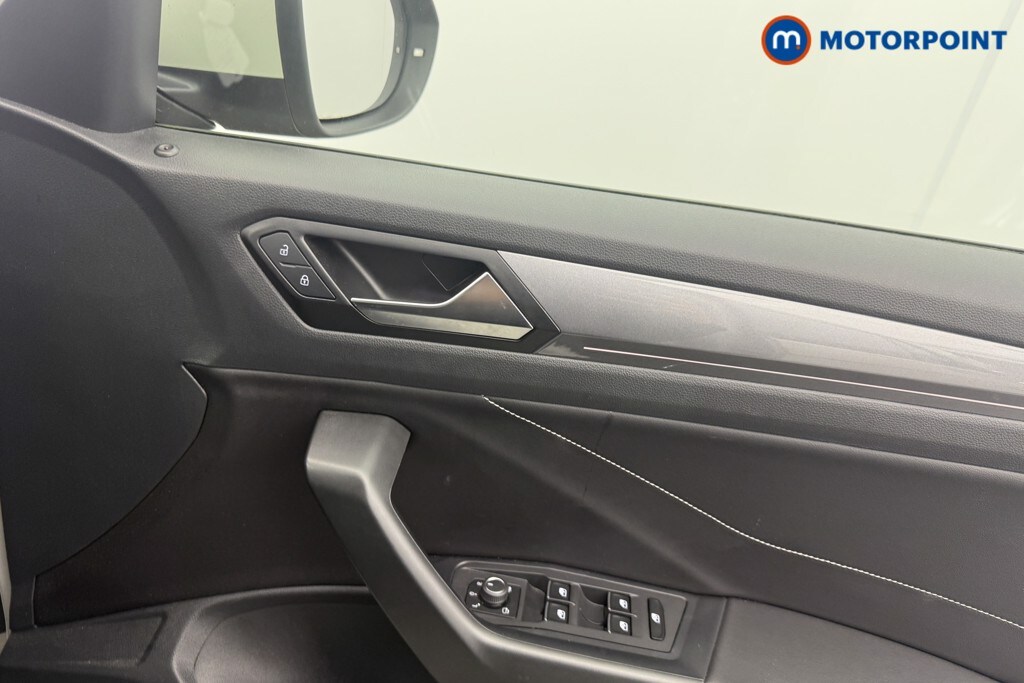 Used Volkswagen T-Roc for sale - 77831086: Photo 17