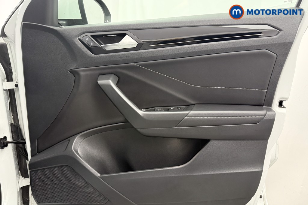 Used Volkswagen T-Roc 2023 for sale - 77286544: Photo 29