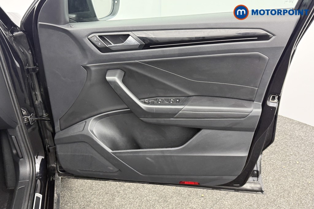 Used Volkswagen T-Roc 2025 for sale - 77324137: Photo 26