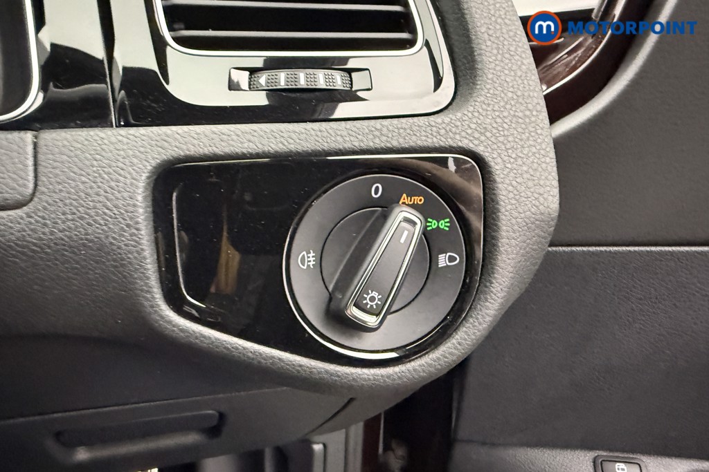 Used Volkswagen Golf 2018 for sale - 77872868: Photo 17