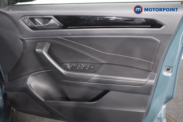 Used Volkswagen T-Roc 2023 for sale - 76067839: Photo 17