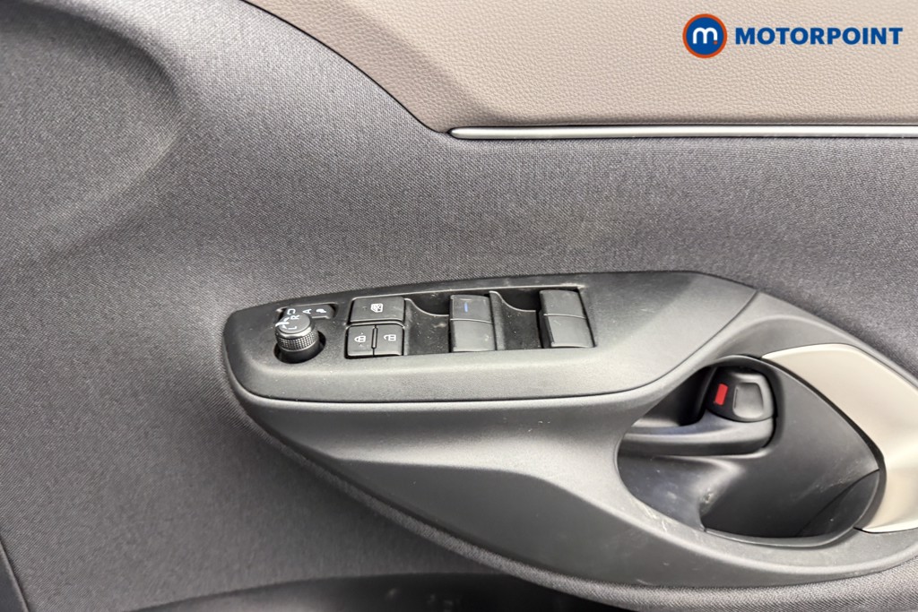 Used Toyota Yaris Cross 2024 for sale - 77417830: Photo 25