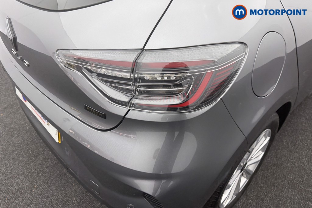 Used Renault Clio 2025 for sale - 76697232: Photo 12