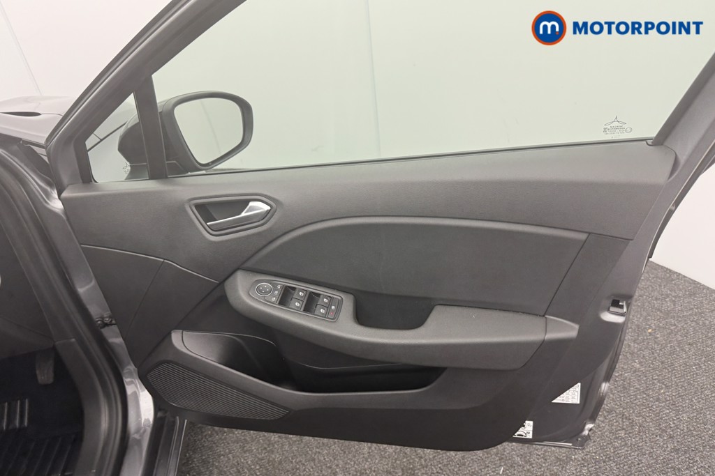 Used Renault Clio 2025 for sale - 76697232: Photo 16