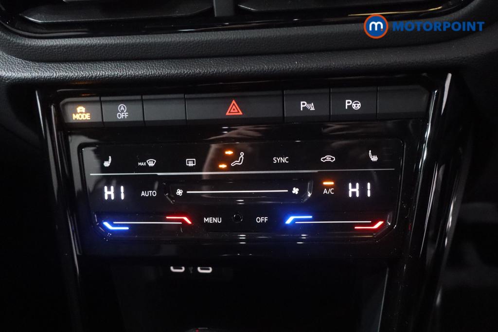 Used Volkswagen T-Roc 2024 for sale - 77943551: Photo 23