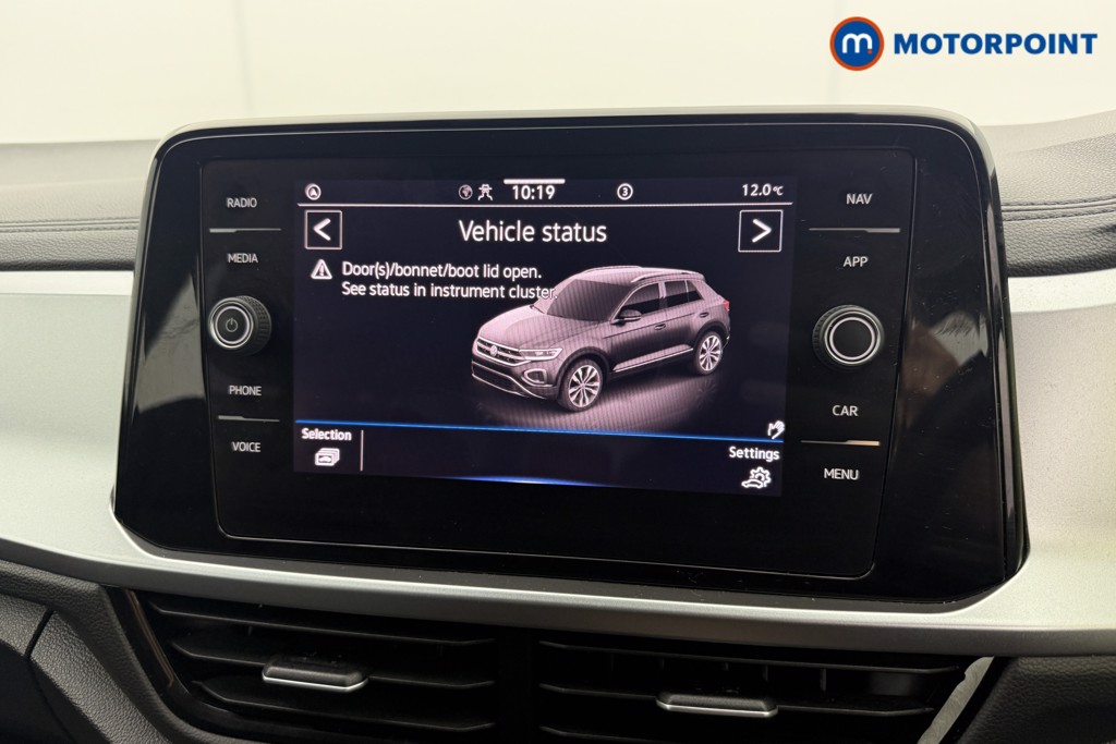 Used Volkswagen T-Roc 2023 for sale - 77688534: Photo 16