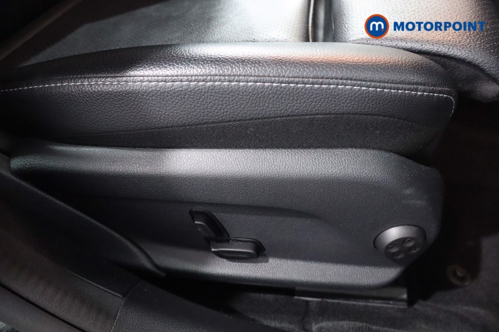 Used Mercedes-Benz C-Class 2017 for sale - 76080178: Photo 31
