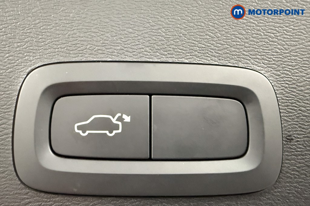 Used Volvo XC40 2023 for sale - 77312799: Photo 34