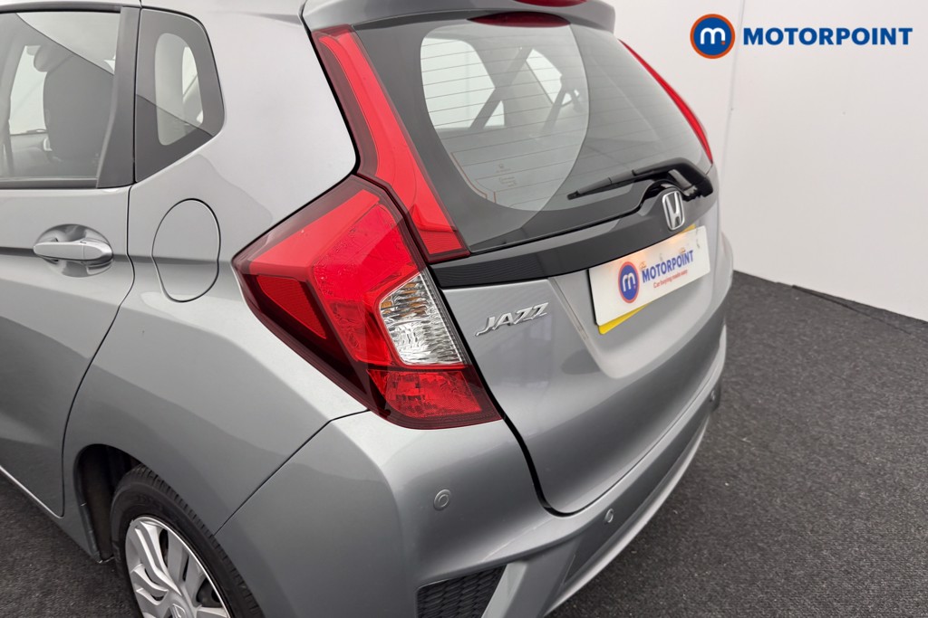 Used Honda Jazz 2016 for sale - 76889911: Photo 29