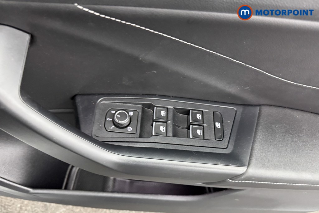 Used Volkswagen T-Roc for sale - 77245842: Photo 25