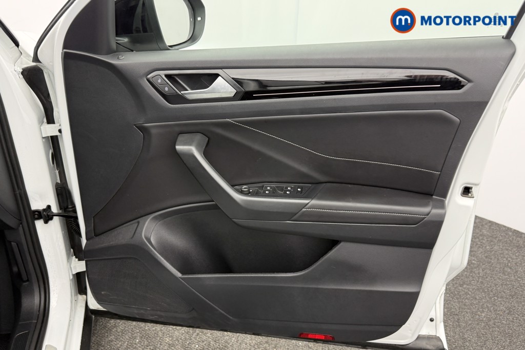 Used Volkswagen T-Roc for sale - 77245842: Photo 26