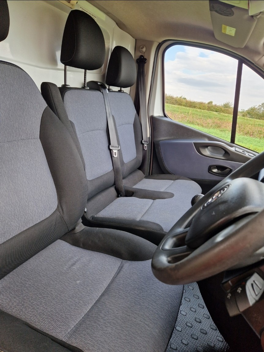 Used Vauxhall Vivaro 2016 for sale - 76330315: Photo 11