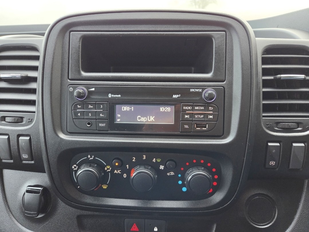 Used Vauxhall Vivaro 2017 for sale - 77011789: Photo 11