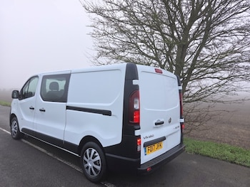 Used Vauxhall Vivaro 2017 for sale - 77011789: Photo
