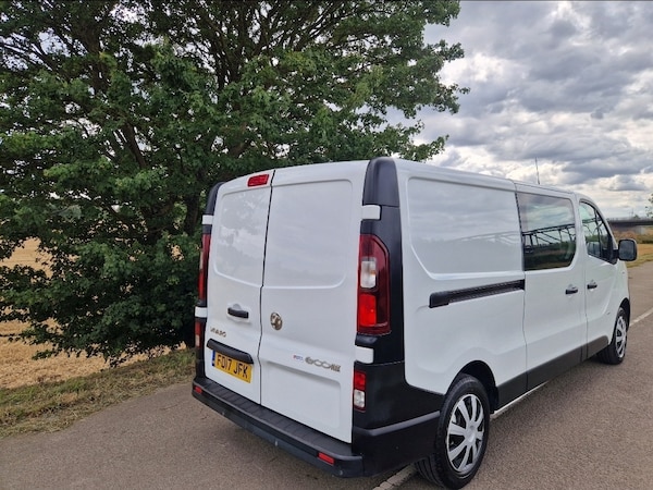 Used Vauxhall Vivaro 2017 for sale - 75332986: Photo 6