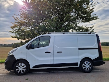 Used Vauxhall Vivaro 2016 for sale - 76149359: Photo 2