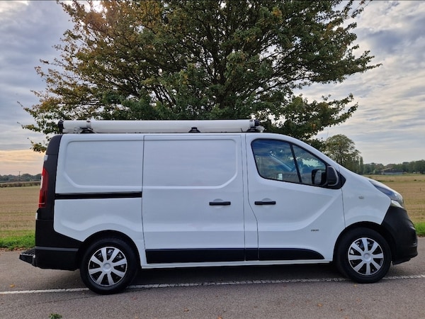 Used Vauxhall Vivaro 2016 for sale - 76149359: Photo 6