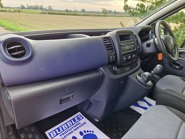 Used Vauxhall Vivaro 2016 for sale - 76149359: Photo 9