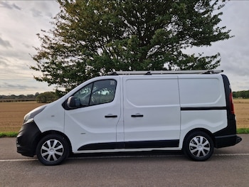 Used Vauxhall Vivaro 2016 for sale - 76134035: Photo 2