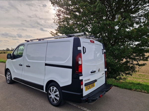 Used Vauxhall Vivaro 2016 for sale - 76134035: Photo 3