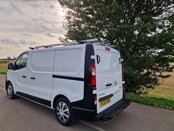 Used Vauxhall Vivaro 2016 for sale - 76134035: Photo 3