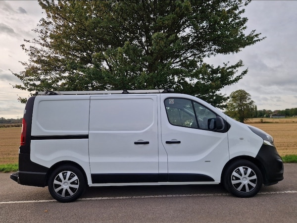 Used Vauxhall Vivaro 2016 for sale - 76134035: Photo 5