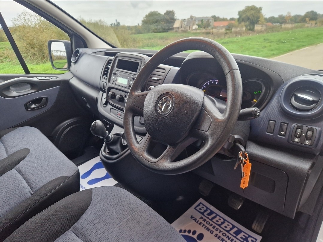 Used Vauxhall Vivaro 2016 for sale - 76330310: Photo 10