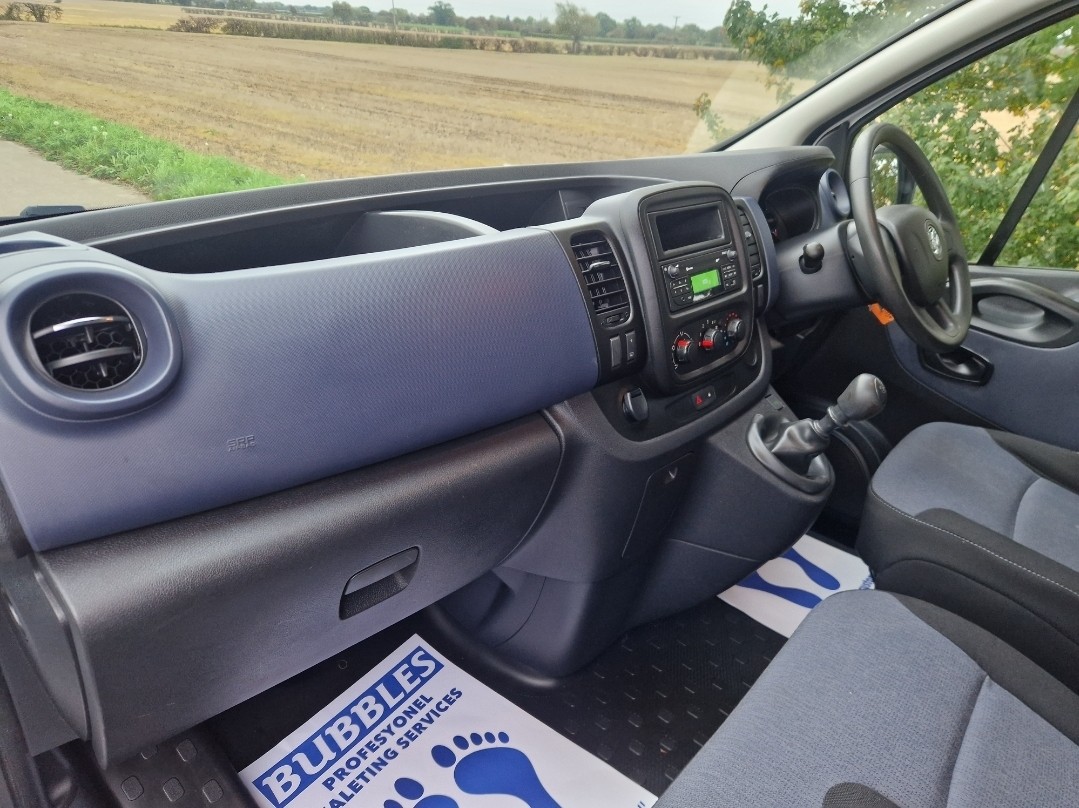 Used Vauxhall Vivaro 2016 for sale - 76330310: Photo 9