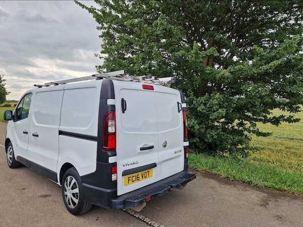 Used Vauxhall Vivaro 2016 for sale - 75025474: Photo 3