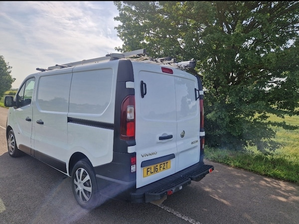 Used Vauxhall Vivaro 2016 for sale - 74938269: Photo 3