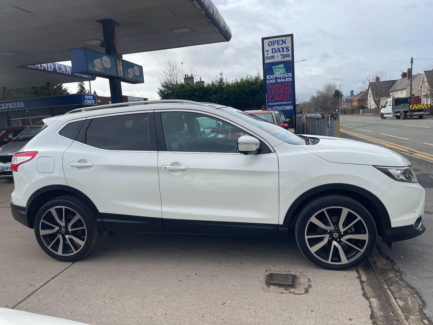 Used Nissan Qashqai 2014 for sale - 77645827: Photo 3