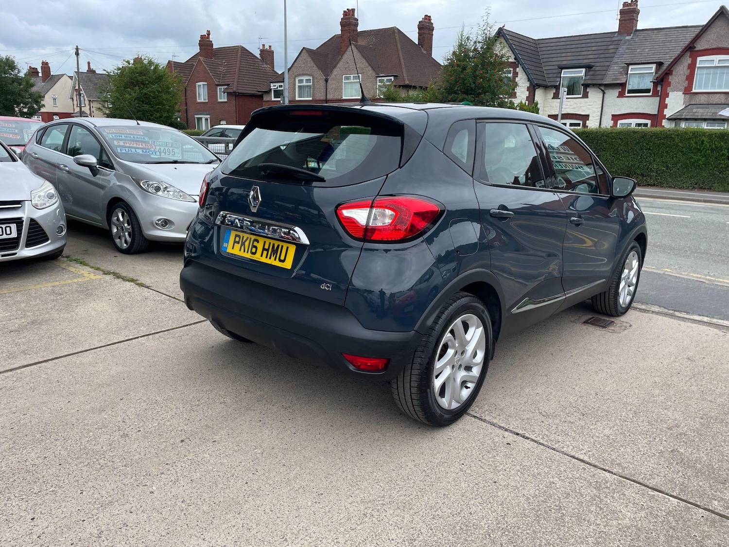 Used Renault Captur for sale - 77490038: Photo 2