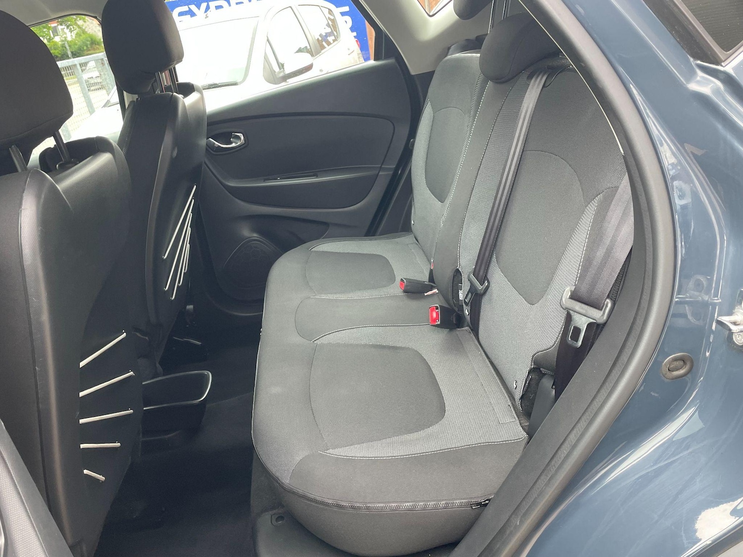 Used Renault Captur for sale - 77490038: Photo 24