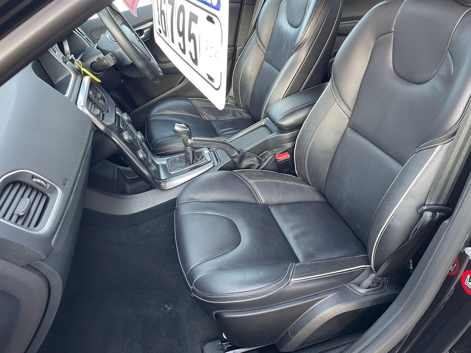 Used Volvo V40 2015 for sale - 77839608: Photo 11