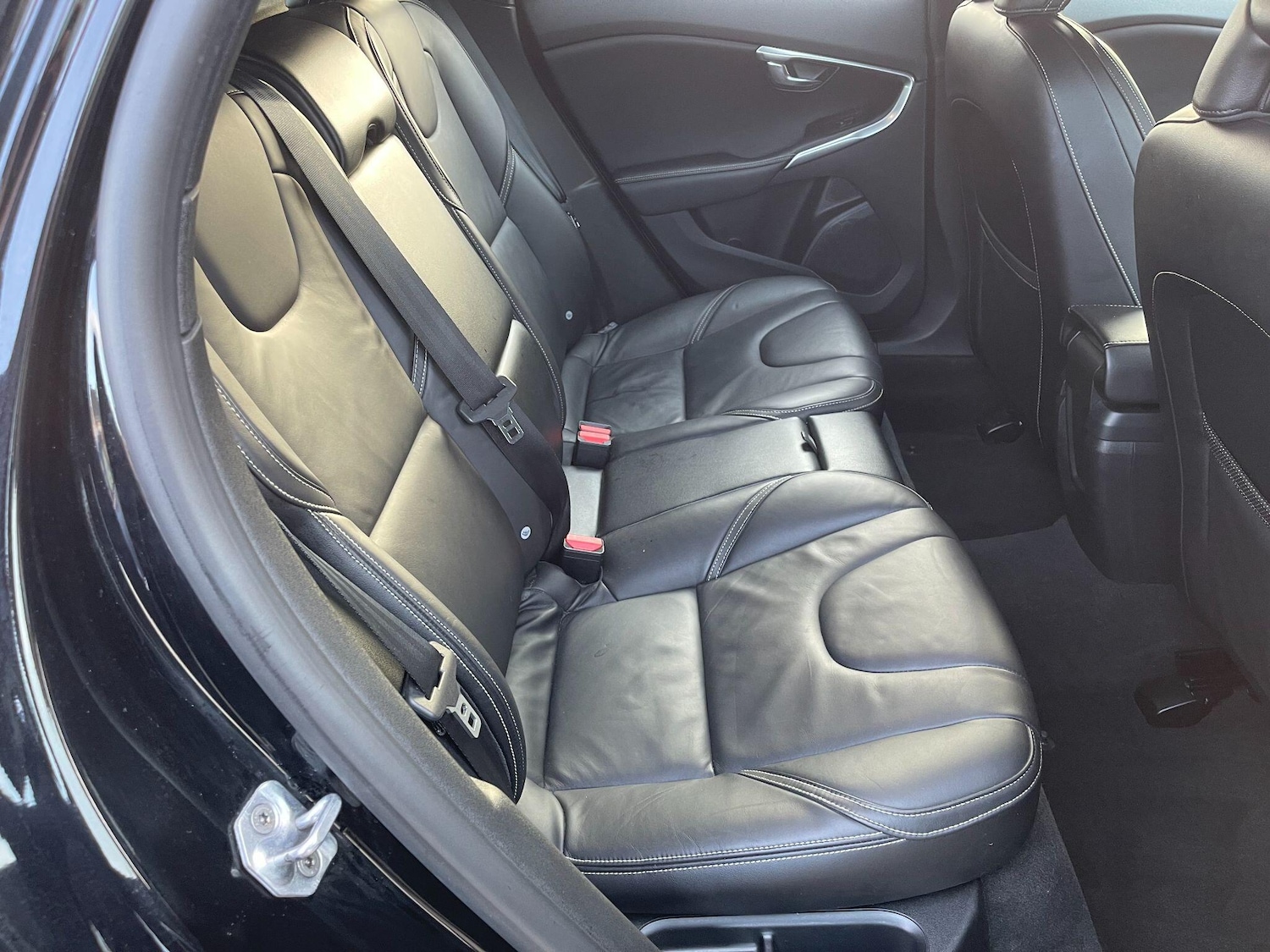 Used Volvo V40 2015 for sale - 77839608: Photo 21