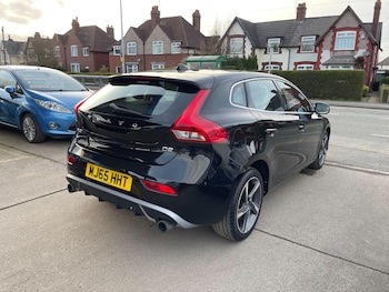 Used Volvo V40 2015 for sale - 77839608: Photo
