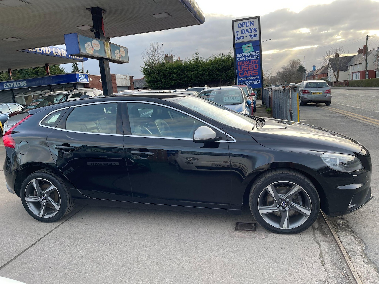 Used Volvo V40 2015 for sale - 77839608: Photo 3