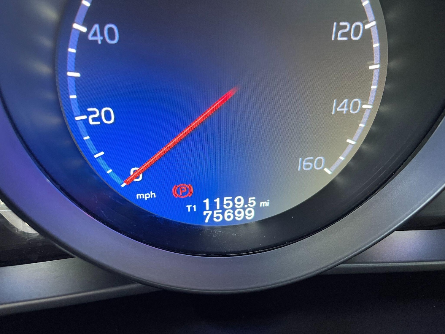 Used Volvo V40 2015 for sale - 77839608: Photo 8