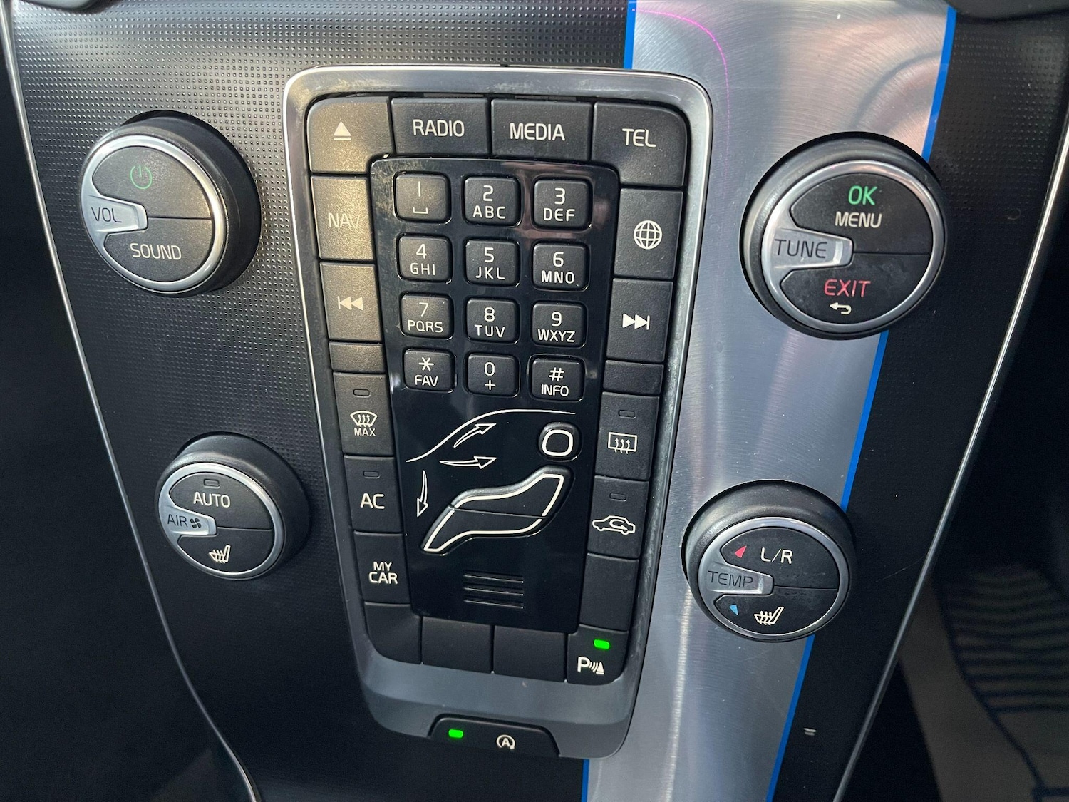 Used Volvo V40 2015 for sale - 77839608: Photo 9