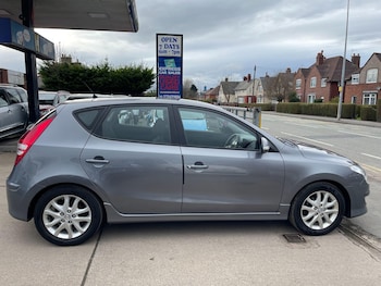 Used Hyundai i30 2011 for sale - 77724240: Photo