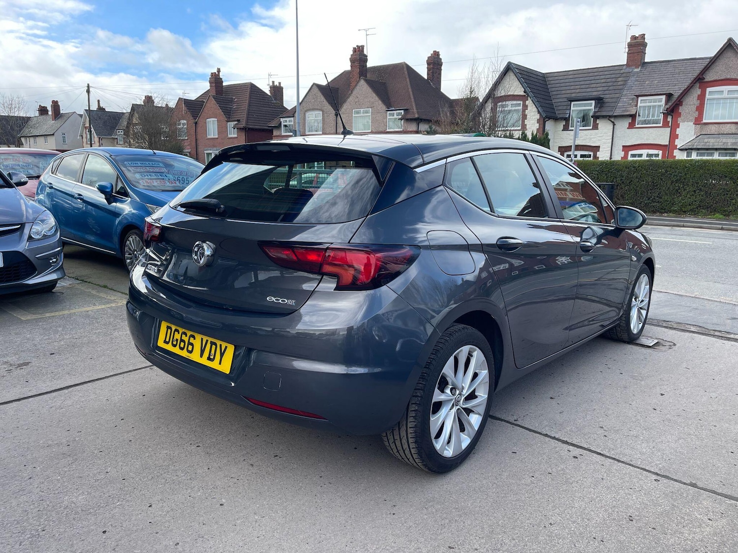 Used Vauxhall Astra for sale - 77883533: Photo 2