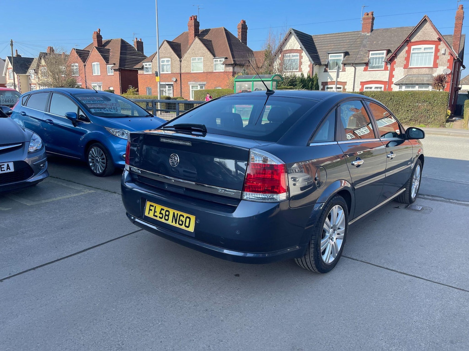 Used Vauxhall Vectra 2008 for sale - 77753663: Photo 2