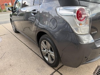 Used Toyota Verso 2014 for sale - 79602082: Photo