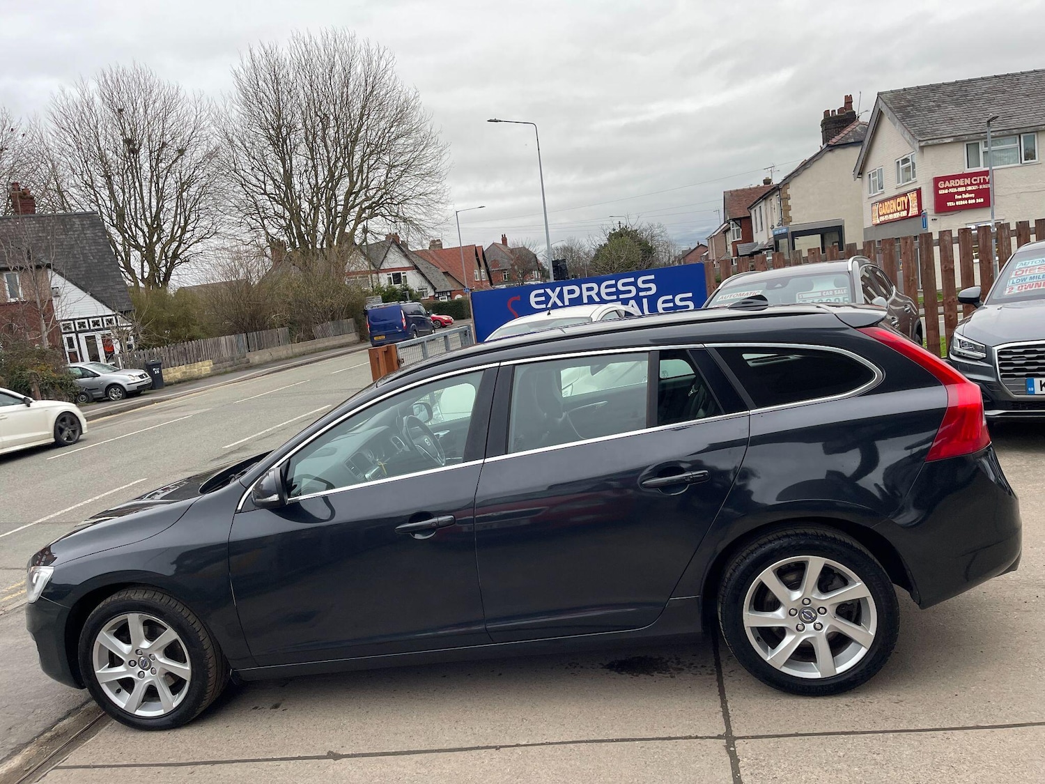 Used Volvo V60 2014 for sale - 77646665: Photo 6