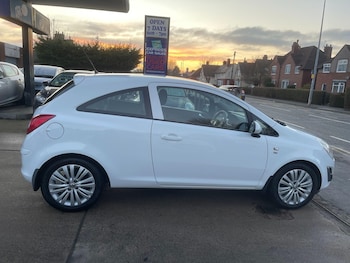 Used Vauxhall Corsa 2011 for sale - 77490042: Photo
