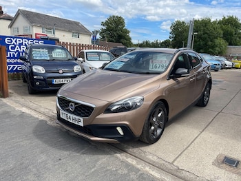Used Volvo V40 2014 for sale - 79471663: Photo