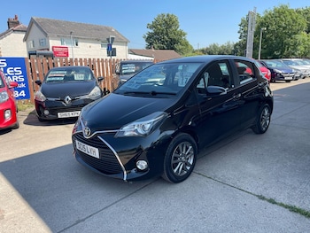 Used Toyota Yaris 2015 for sale - 79157952: Photo