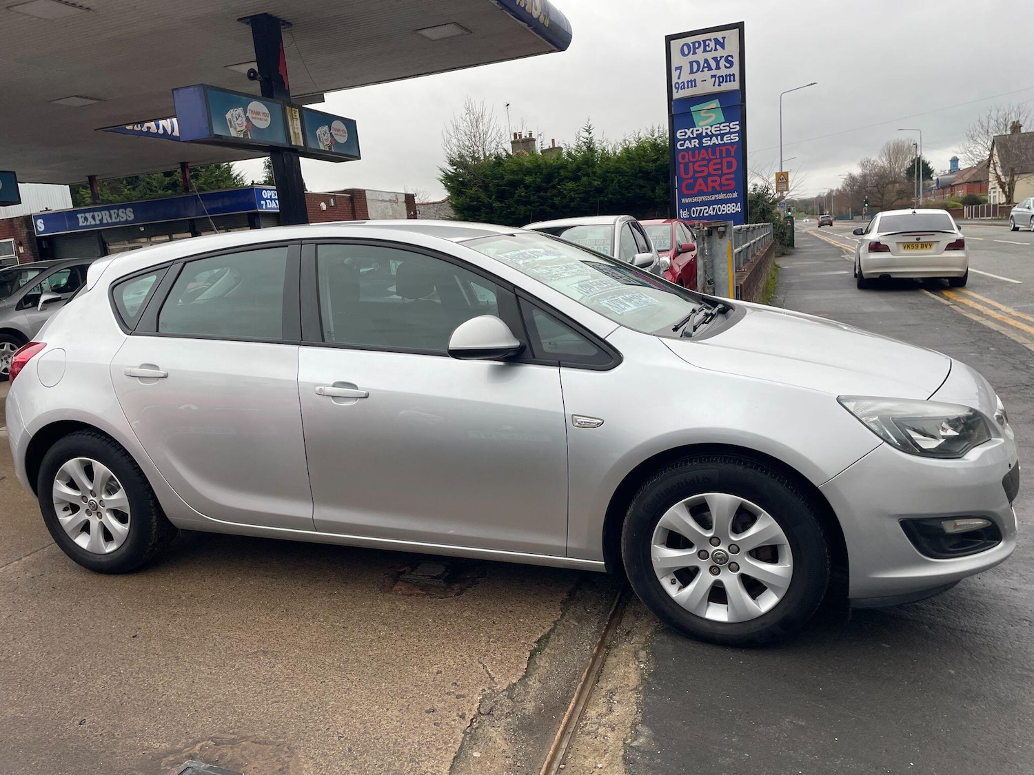 Used Vauxhall Astra for sale - 77490035: Photo 3