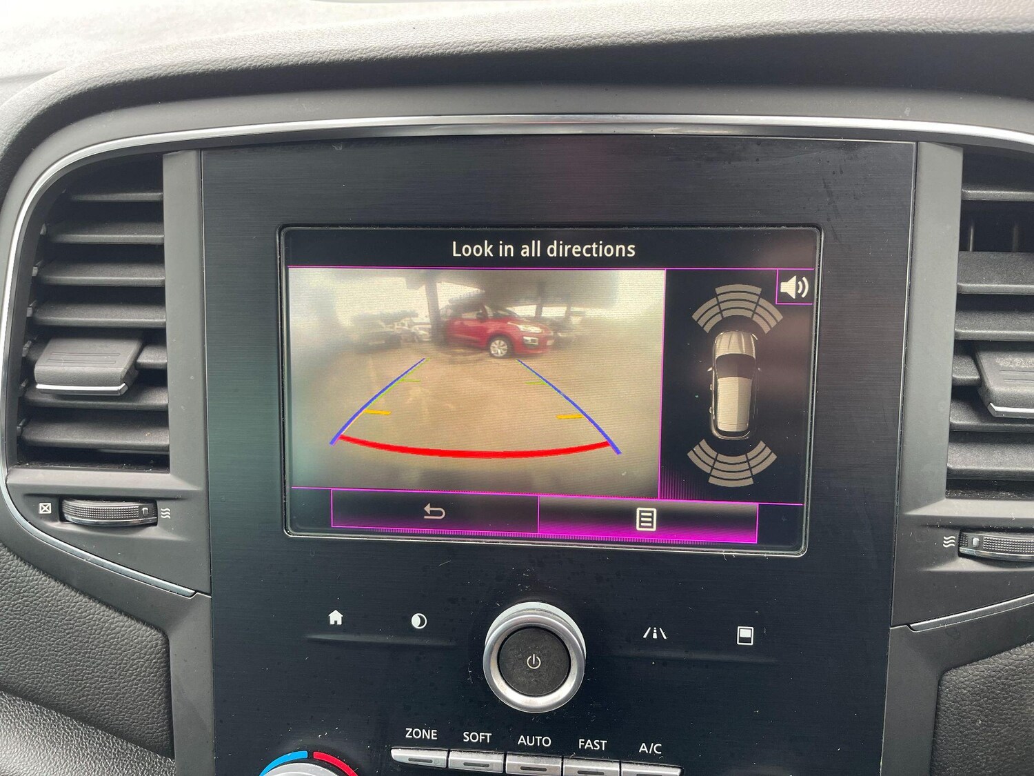 Used Renault Megane 2017 for sale - 77908927: Photo 15